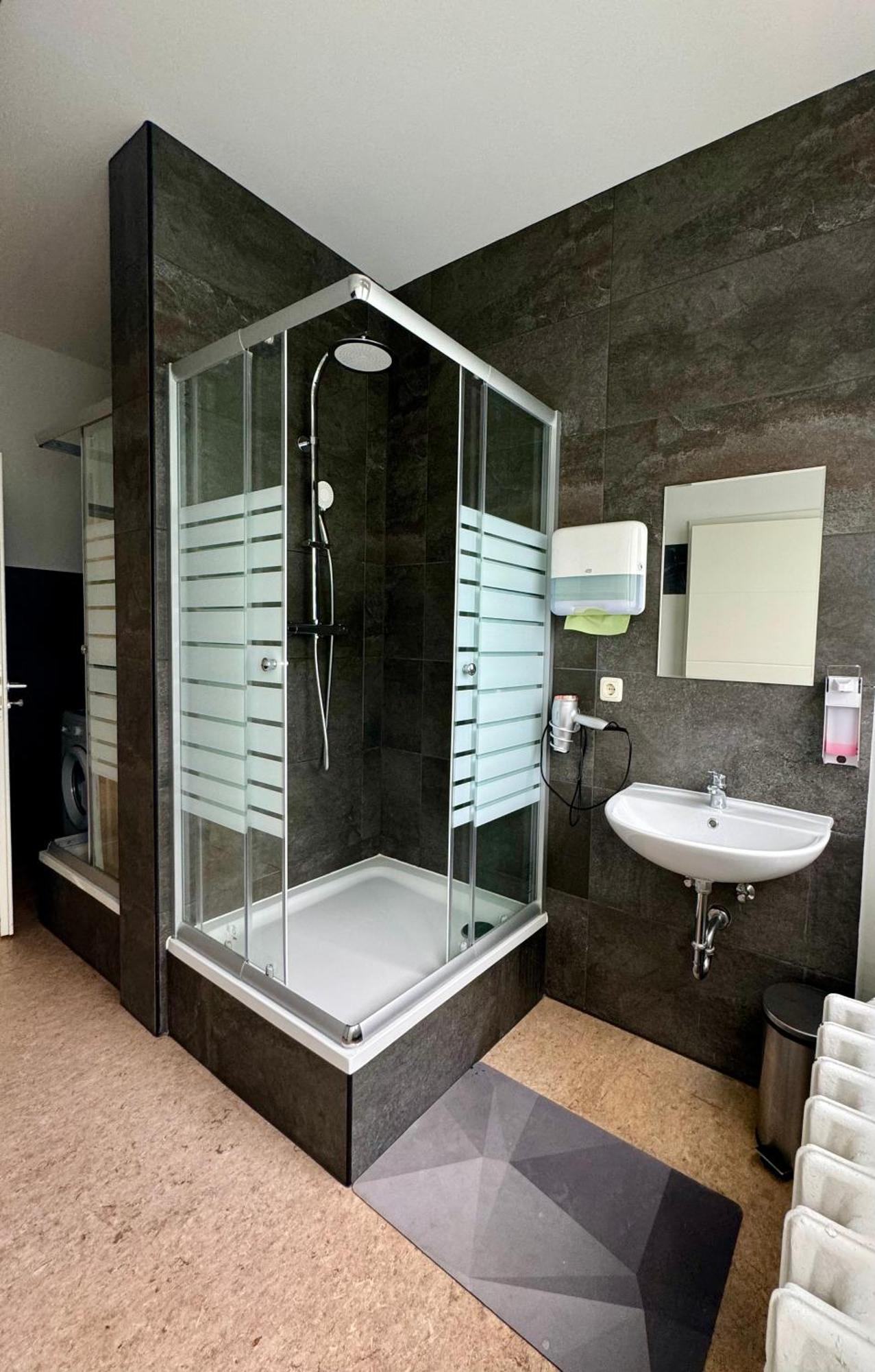 Reform Guest house *